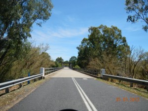 Bridge crossing the border into Victoria