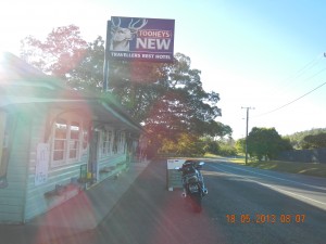 Travellers Rest Hotel - Long Flat