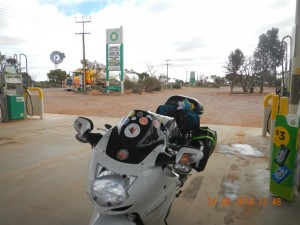 Glendambo Roadhouse....Always stop at the BP